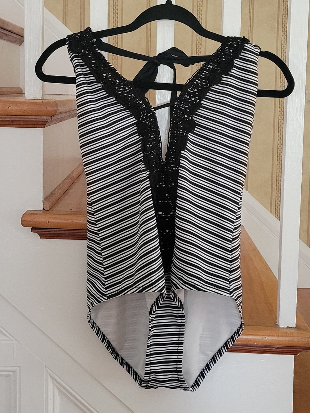 MASSIMO Deep V-Neckline Plunge One Piece Black White Bathing Suit Size Large - Picture 2 of 7